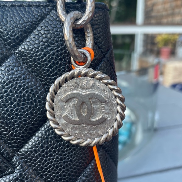 Vintage Chanel Medallion Quilted Tote Handbag - Picture 11 of 16